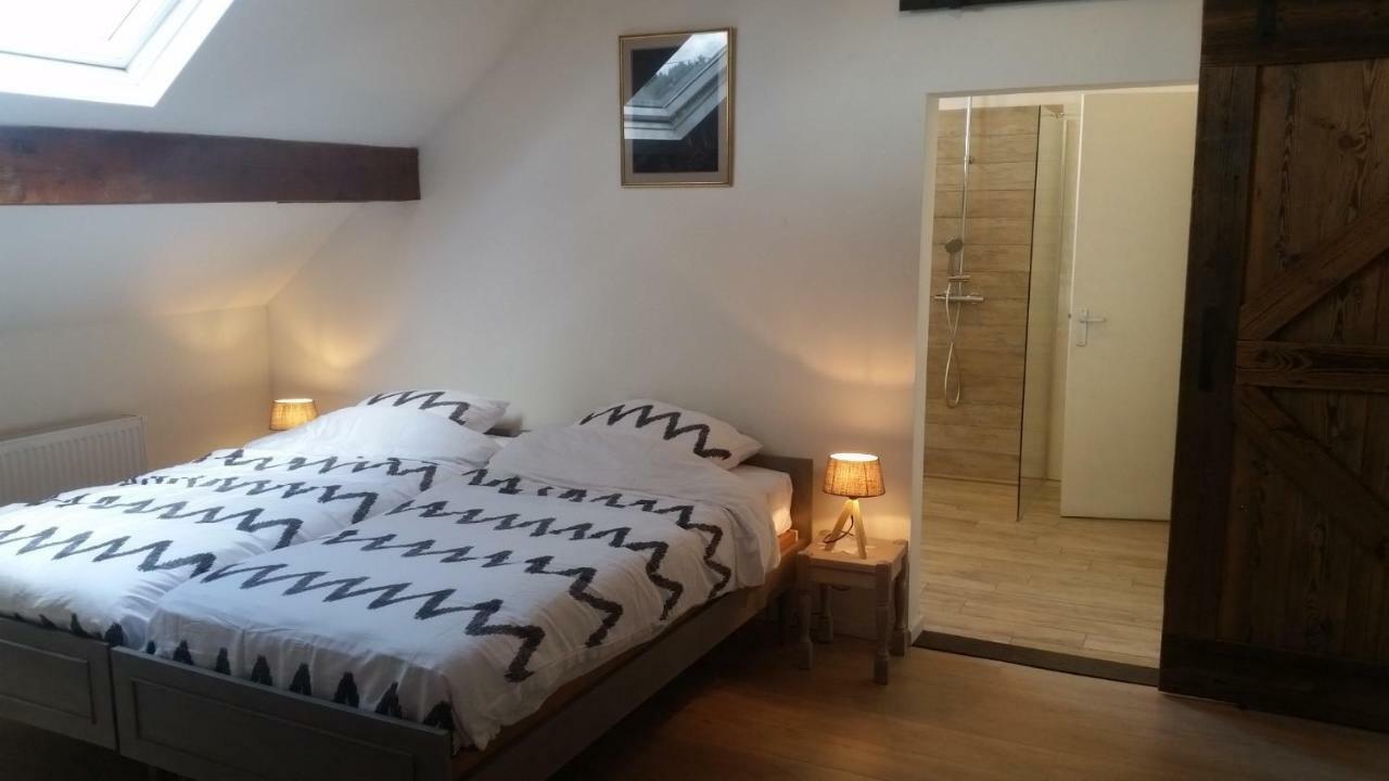 King Of Gold Stables Appartement Met Stalling Voor 5 Paarden Zutendaal Luaran gambar